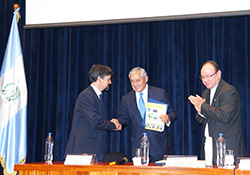 Fotografía presidente y rector